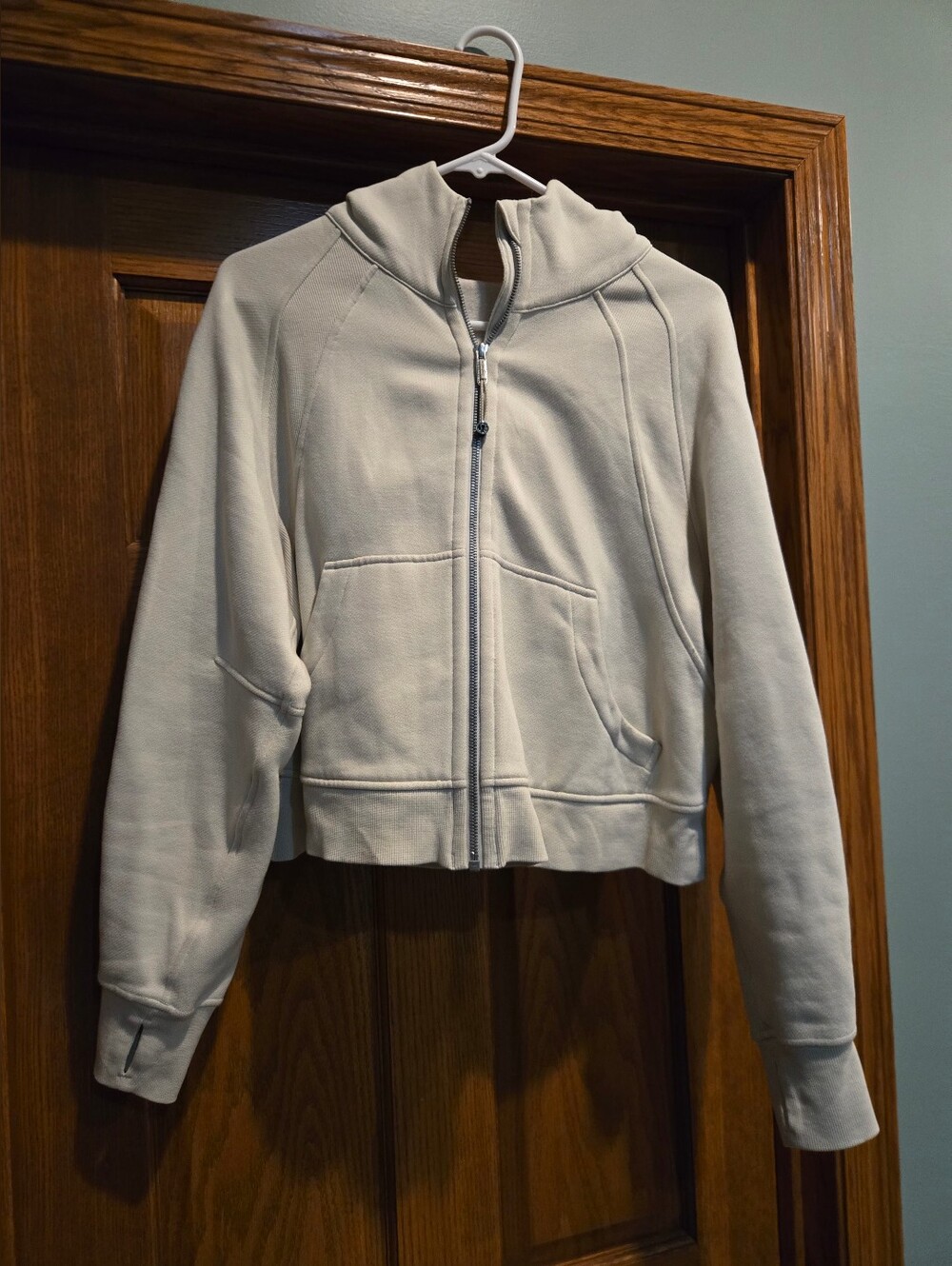 Lululemon athletica, Scuba, Light Cream Zip Hoodie